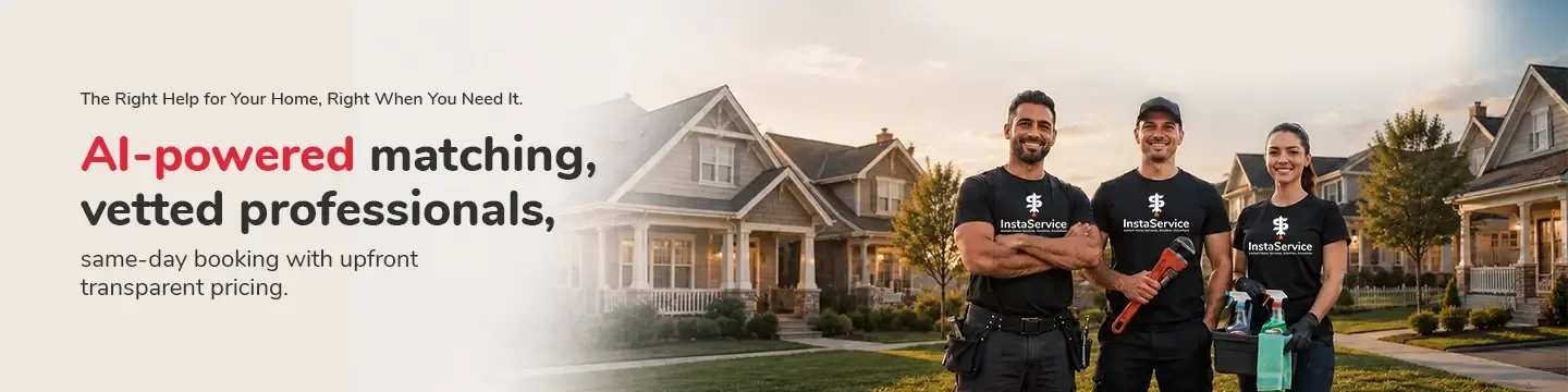 Profesionales de InstaService frente a una casa. Emparejamiento con IA, profesionales verificados y reserva el mismo día con precios transparentes por adelantado.